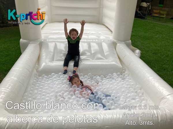 juego inflable blanco, brincolín blanco en forma de castillo, con alberca de pelotas ,rentar inflables en cdmx, k-prichi